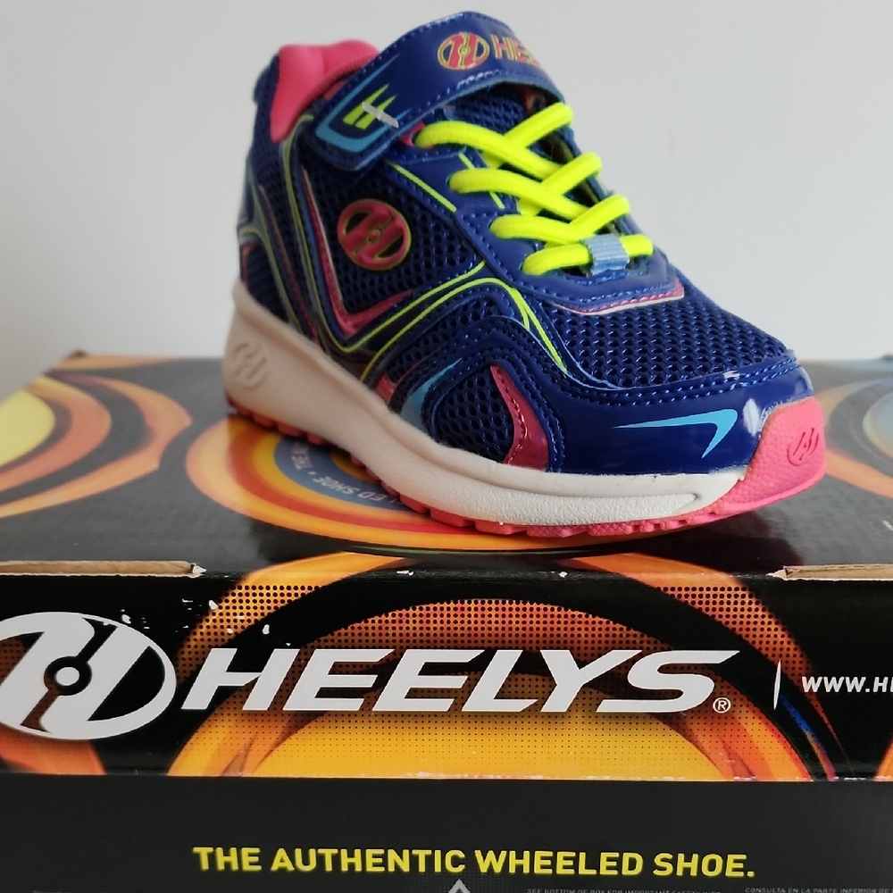 Heelys Navy and Pink Skate Shoe